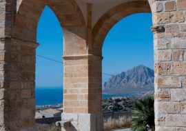 Knight’s Arch (or Monumental Arch)