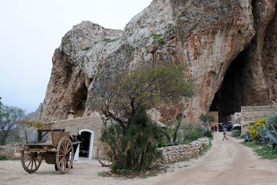 Presepe vivente, Grotta Mangiapane Custonaci